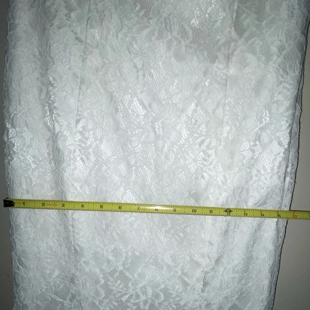 Elegant White Lace Dress - Picture 7 of 9